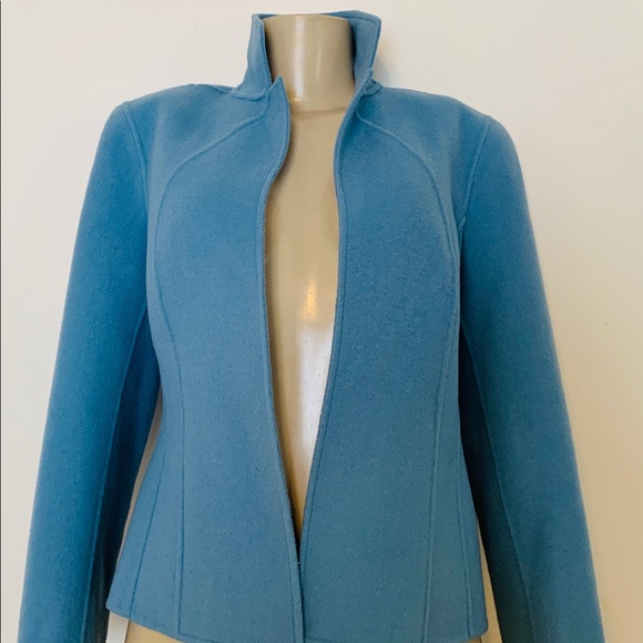 Blazer - Picture 4 of 4